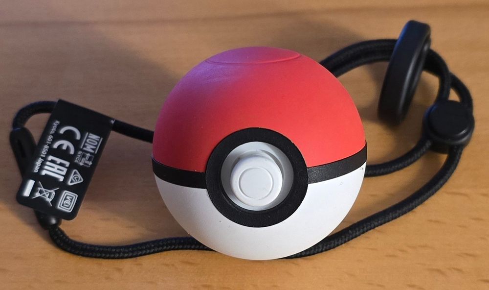 Pokémon Let's Go Pikachu/Evoli Ball Controller neuwertig (Gebraucht) in ...