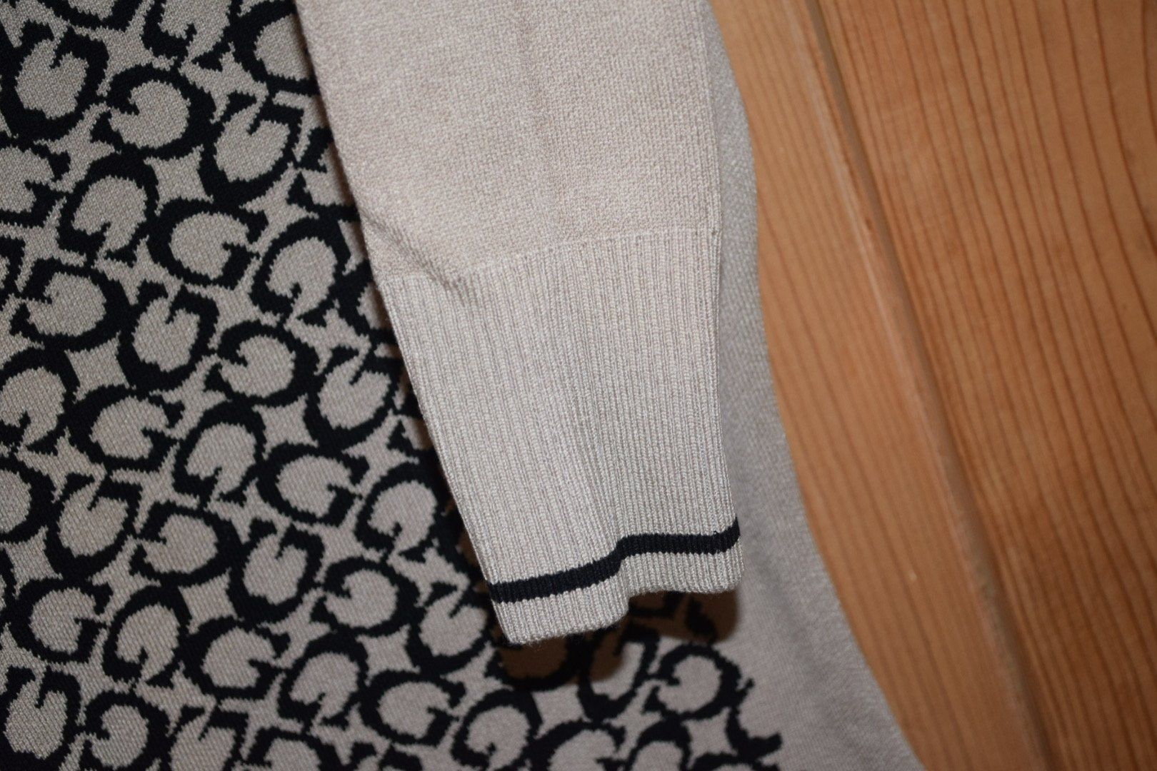 Guess Vestiti: Guess Kleid Grösse M Beige Schwarz Logomuster – Usato da St. Gallen venduto da Lena_T 3
