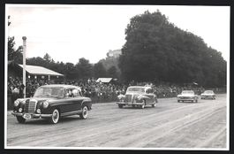 Fotografie Salzburg-Liefering, Auto Merc