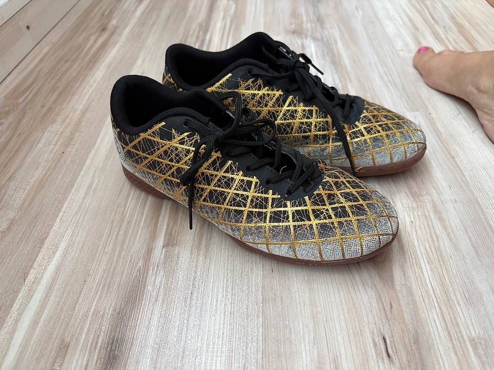 Scarpe da uomo: Hallenturnschuh Gr. 42 – Usato da Thun venduto da danceT