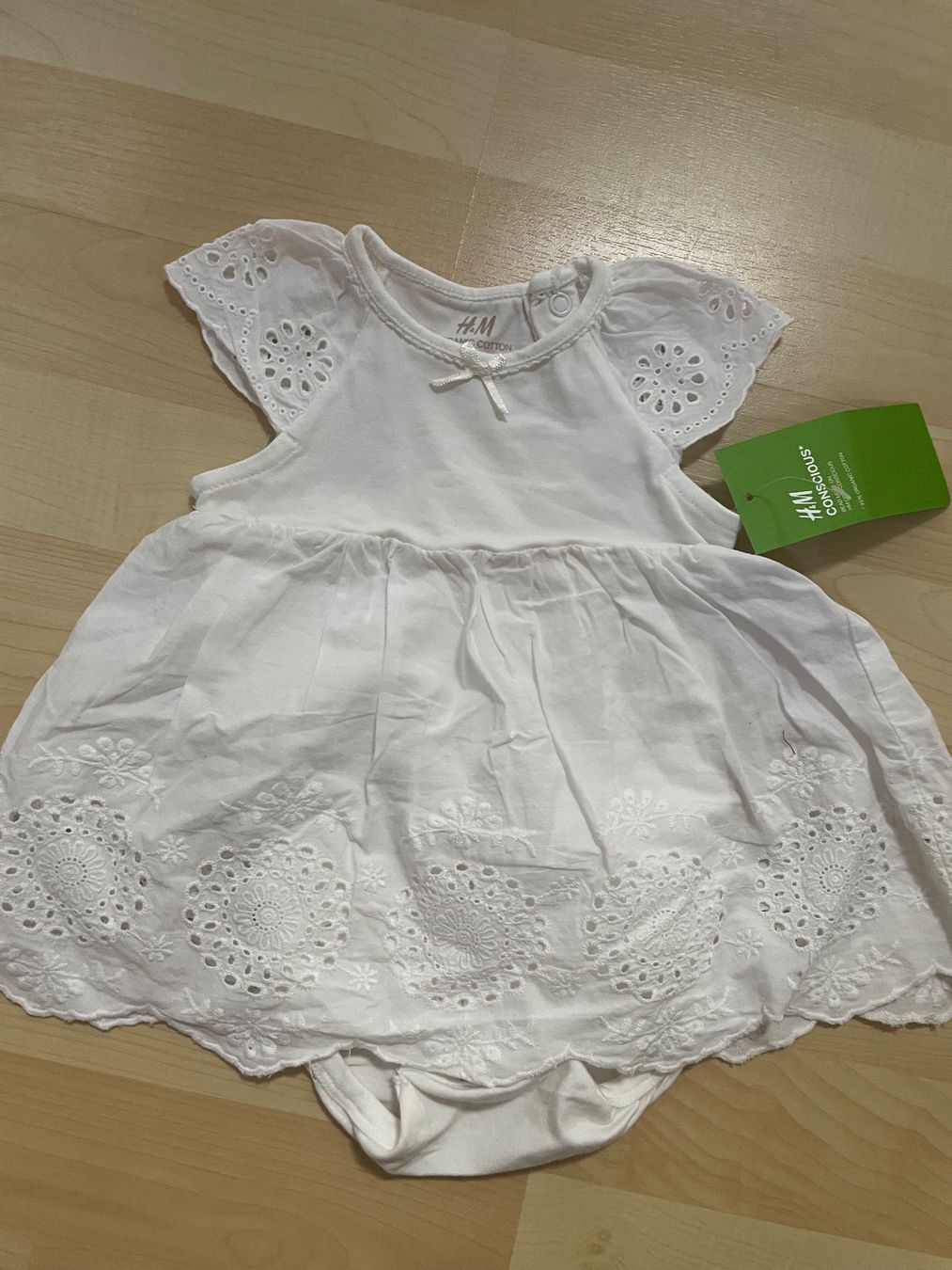 Vestiti & Gonne: Weisses kleid 62 – Nuovo e nell'imballaggio originale da Niederlenz venduto da JasminaK01