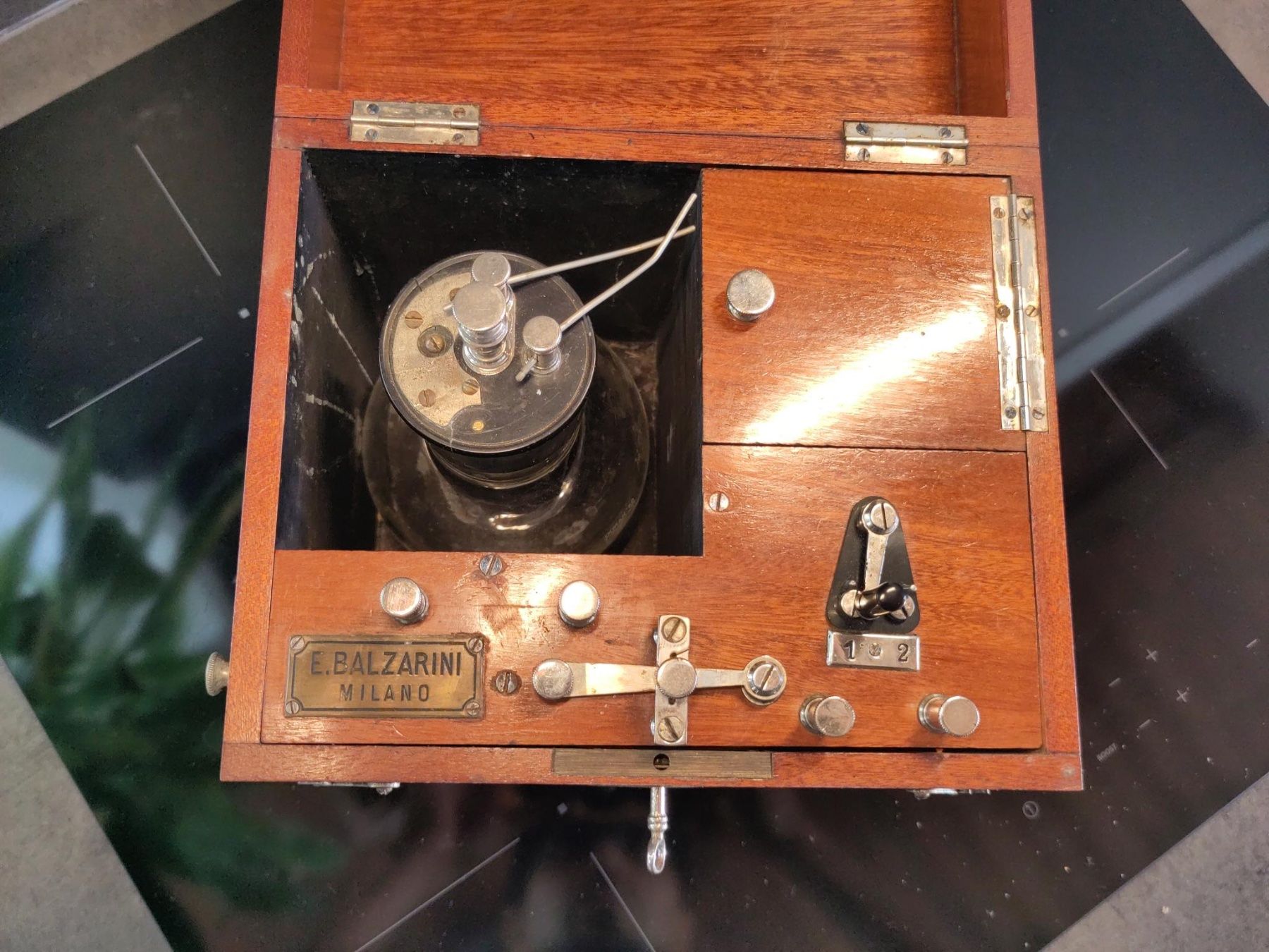 Alle Werkzeuge: Apparecchio Elettromedicale Vintage – E. Balzarini Milano – Gebraucht aus Capolago von Bomberz 2
