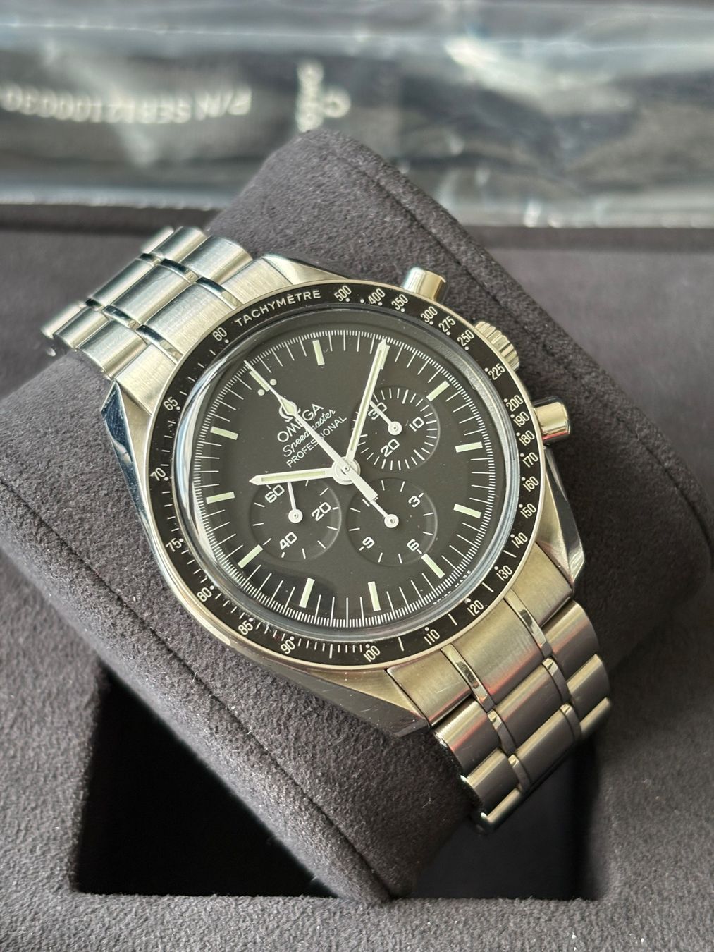 Omega Uhren: OMEGA Speedmaster Professional Moonwatch – Gebraucht aus Birsfelden von Mynos 4