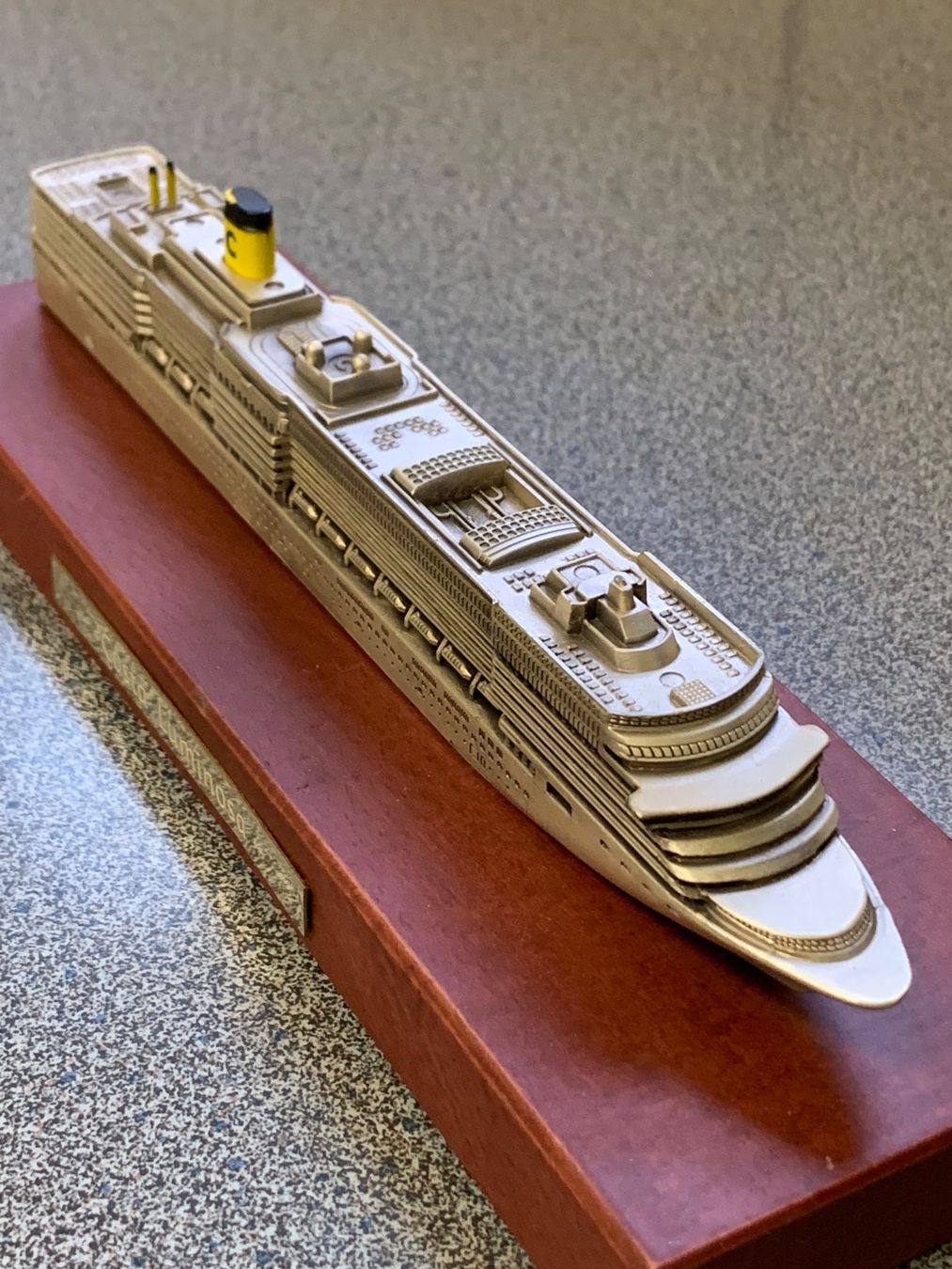 Modellbausätze & Standmodelle: Schiff - Modell „COSTA LUMINOSA“ – Gebraucht aus Wangen b. Olten von Finolino28