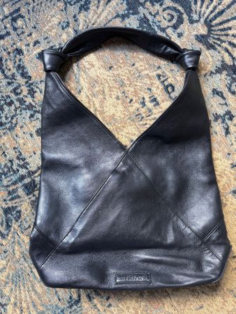 Schwarze Milestone Handtasche aus Leder, neuwertig!