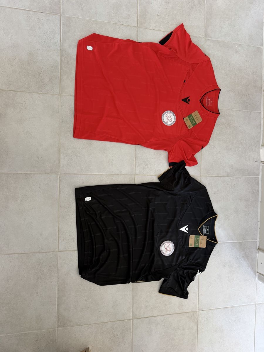 Leibchen & Hosen: Maillot Macron 26 – Neu und originalverpackt aus Dombresson von italiano0110