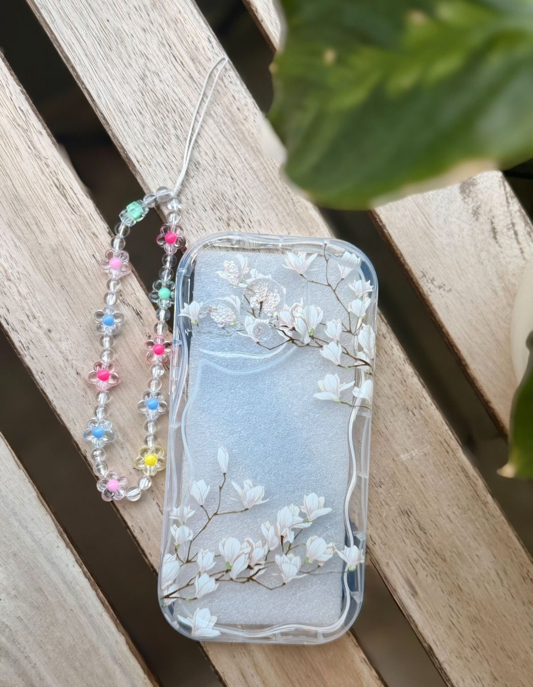 Apple Cover & Protezioni schermo: Coque iPhone 15 Pro Max Fleurs Printemps Dragonne + Verre – Nuovo e nell'imballaggio originale da Thônex venduto da Suisse.Shopping 4