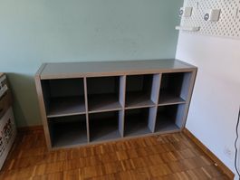 Graues Kallax Regal Ikea 2x4 Fächer
