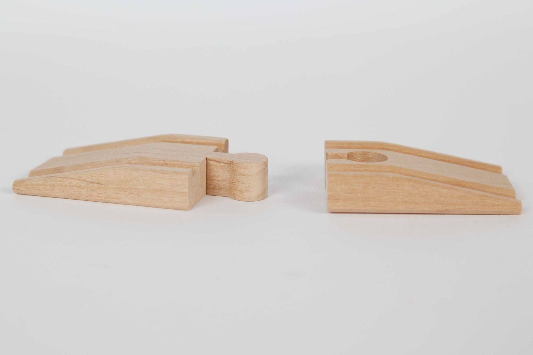 Brio Giocattoli: Holzeisenbahn „Auffahrt / Abfahrt" Set – Nuovo (secondo la descrizione) da Malters venduto da leif 1