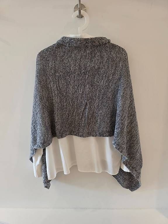 Sonstige Damenmode: Poncho grau-blau – Gebraucht aus Liestal von Rohrb01 1