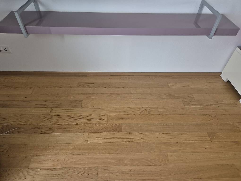 Lotti di vestiti: Set da sala completo  – Usato da Bellinzona venduto da pol_8nkm
