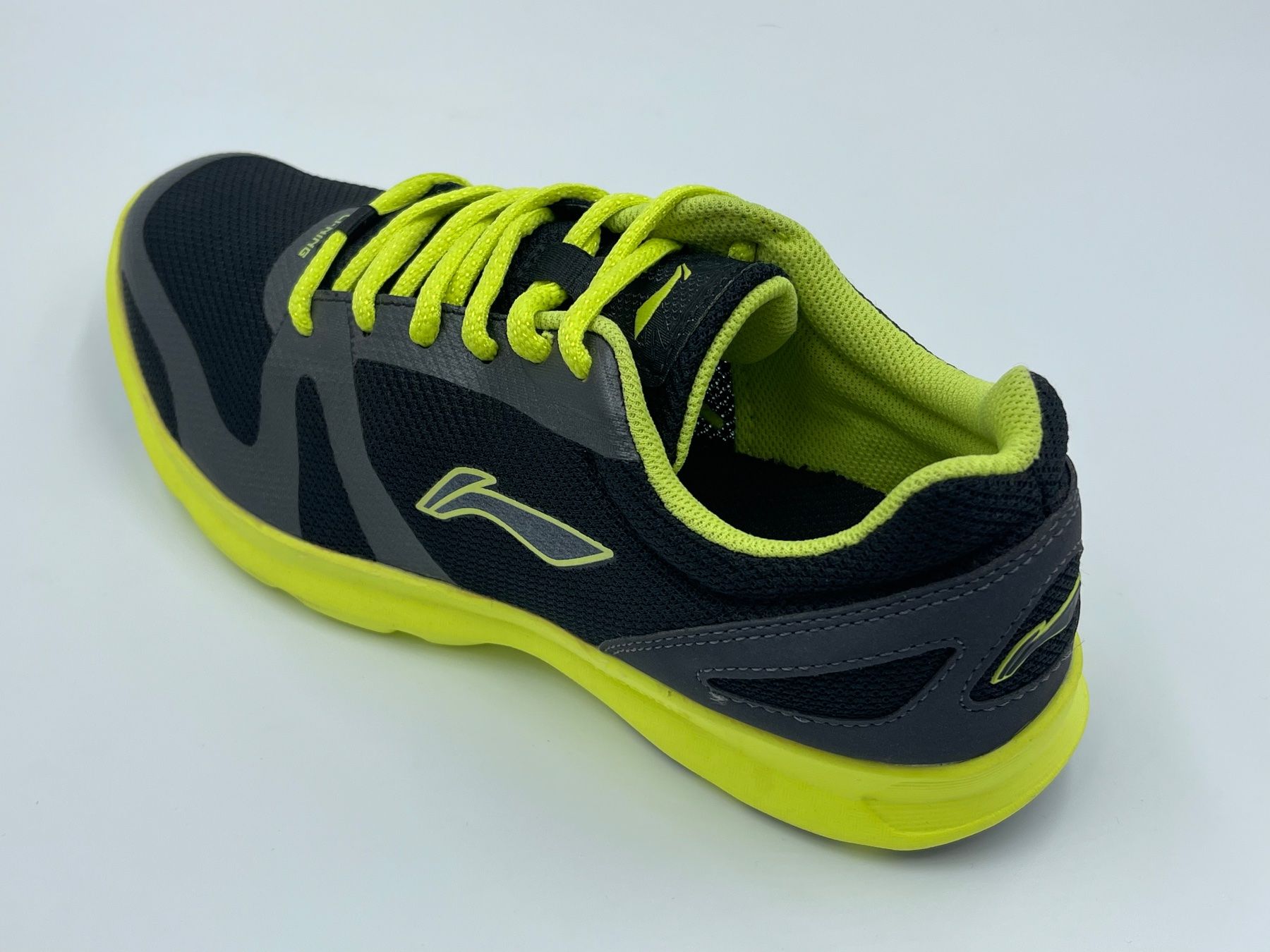 Scarpe da uomo: Li-Ning Running A335 Gr. 42 1/3 – Nuovo e nell'imballaggio originale da Spreitenbach venduto da Opfikoner1 3