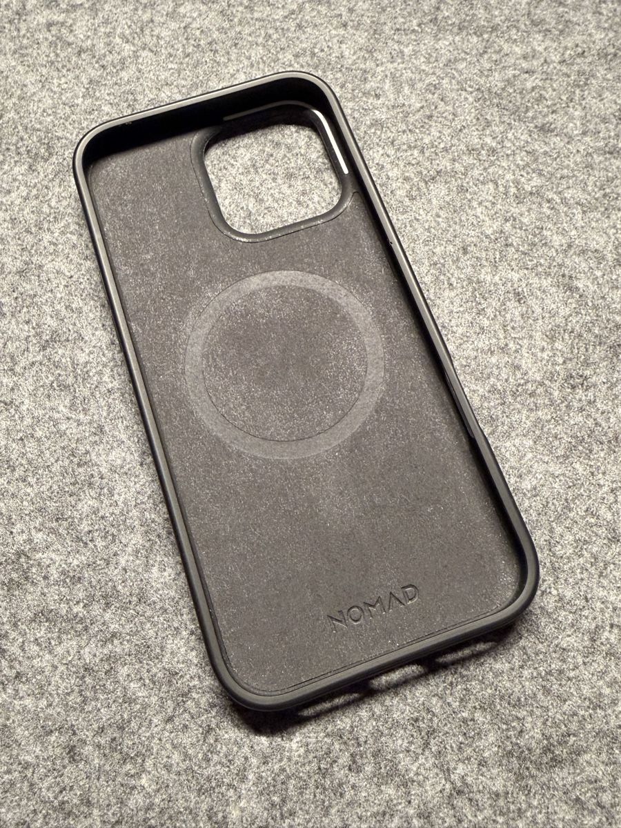 Cover & Protezioni schermo: Nomad MagSafe Case - iPhone 16 Pro Max – Usato da Zürich venduto da vh.8038 3