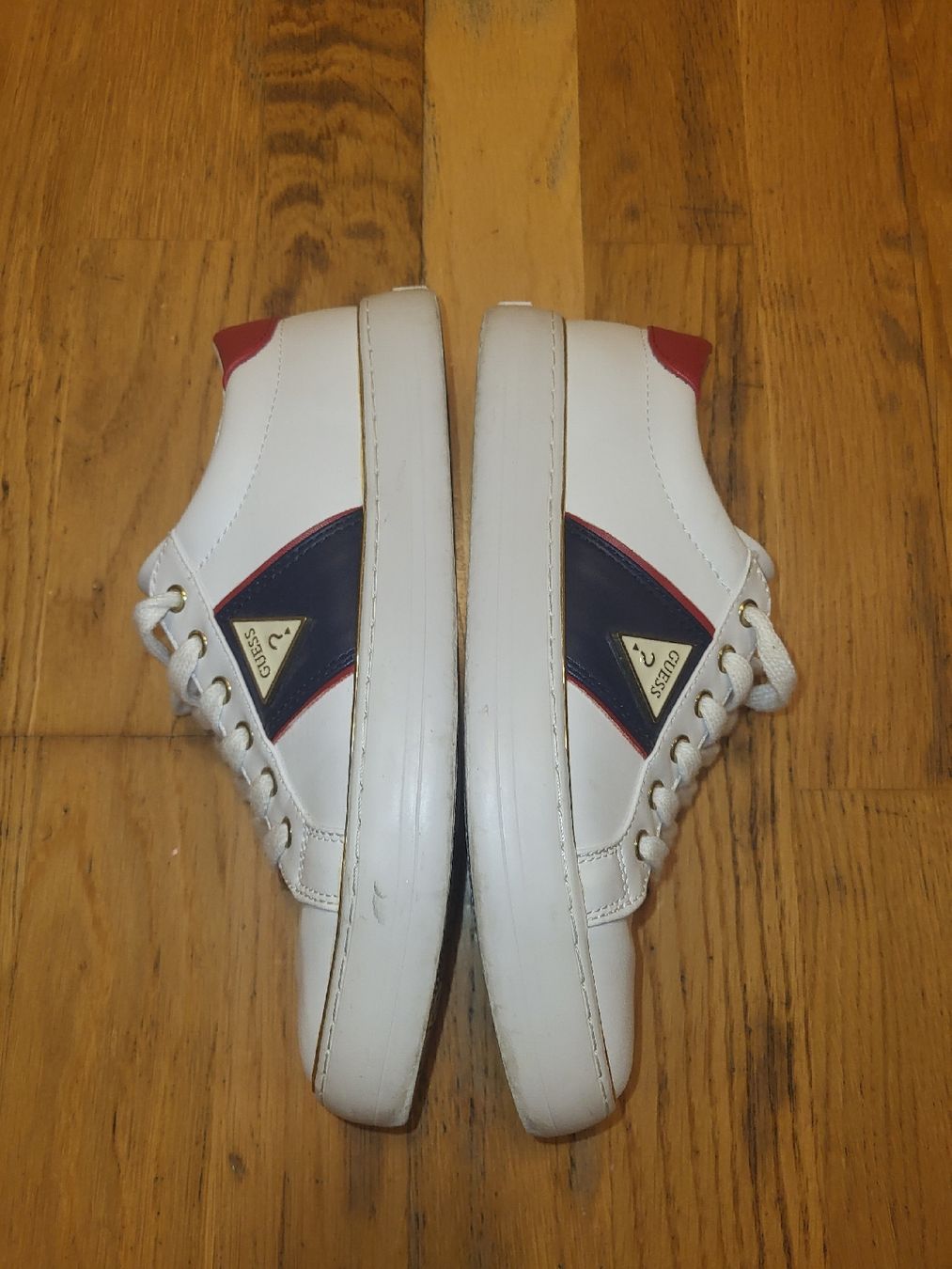 Guess Chaussures femmes: Guess Sneaker, weiß, Größe 8M – D'occasion à Kreuzlingen par JP_1308 1