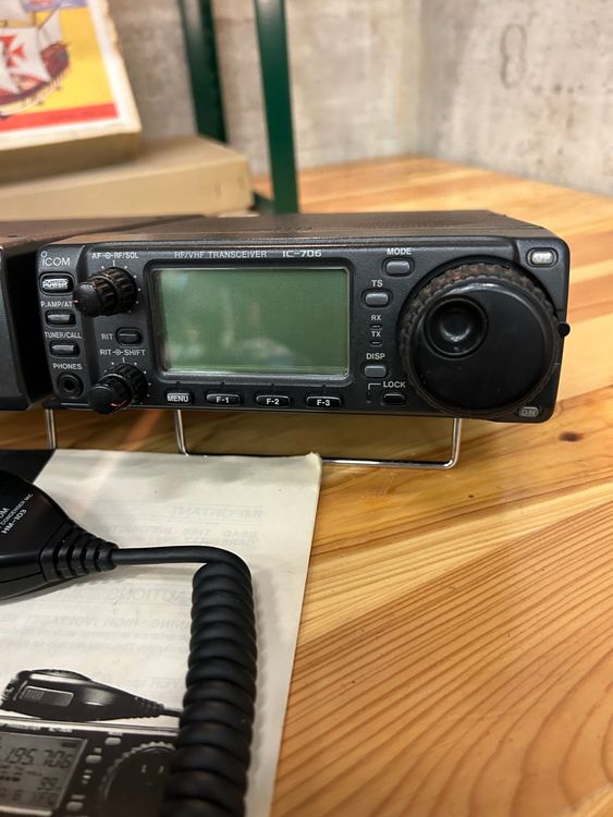 IC 706 & AT 180 inkl. MIC , Manual , Cable ab 1. Kaufen
