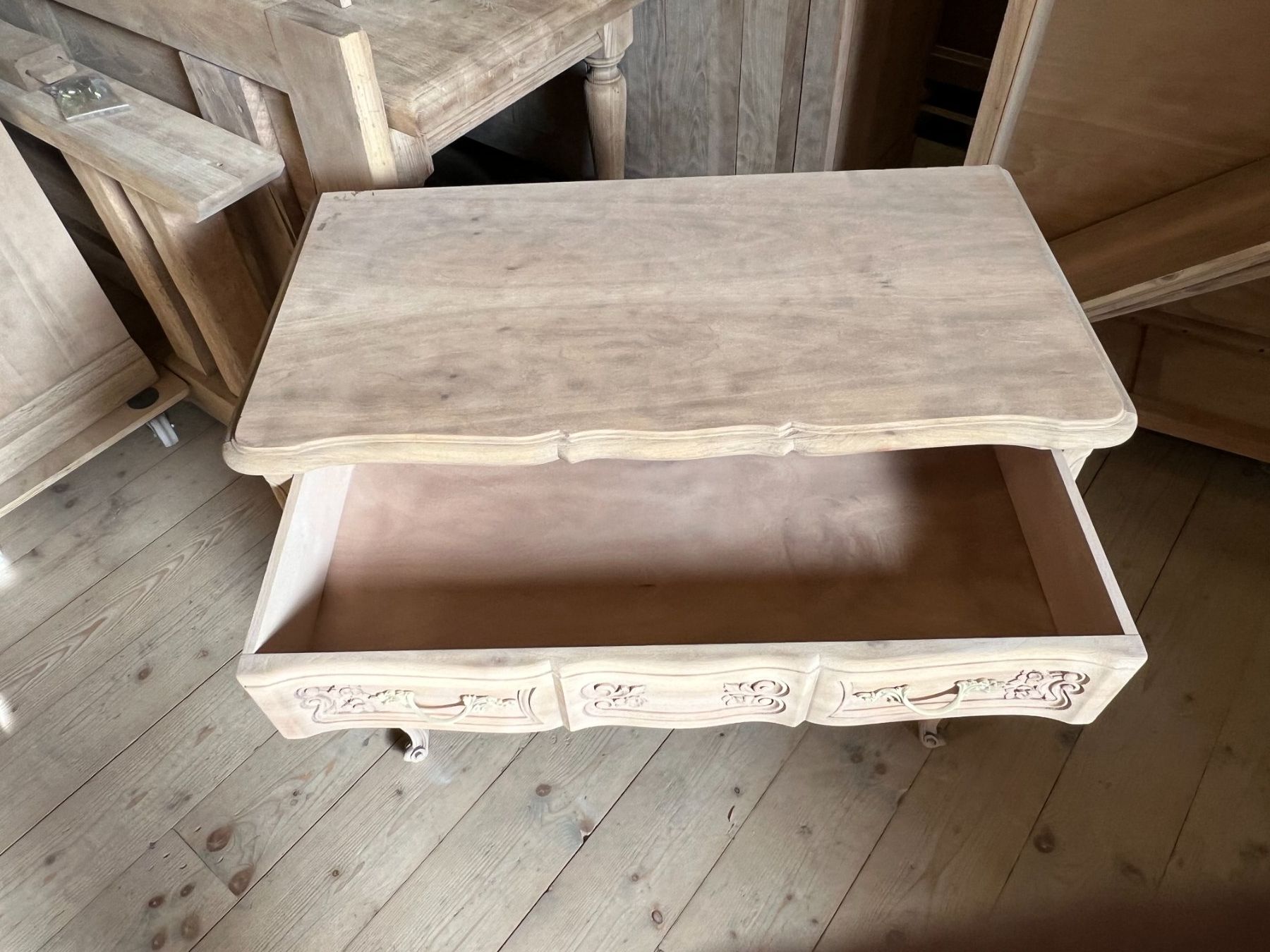 Cassettiere: ART 1083-H Commode sablé – Usato da Pont-La-Ville venduto da BCMGLEAL 2