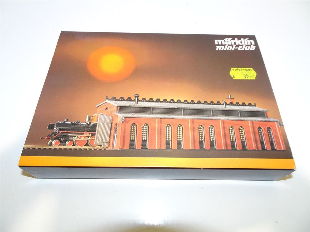 Märklin Z - 8981/8975 - Décor - hangar à locomotives