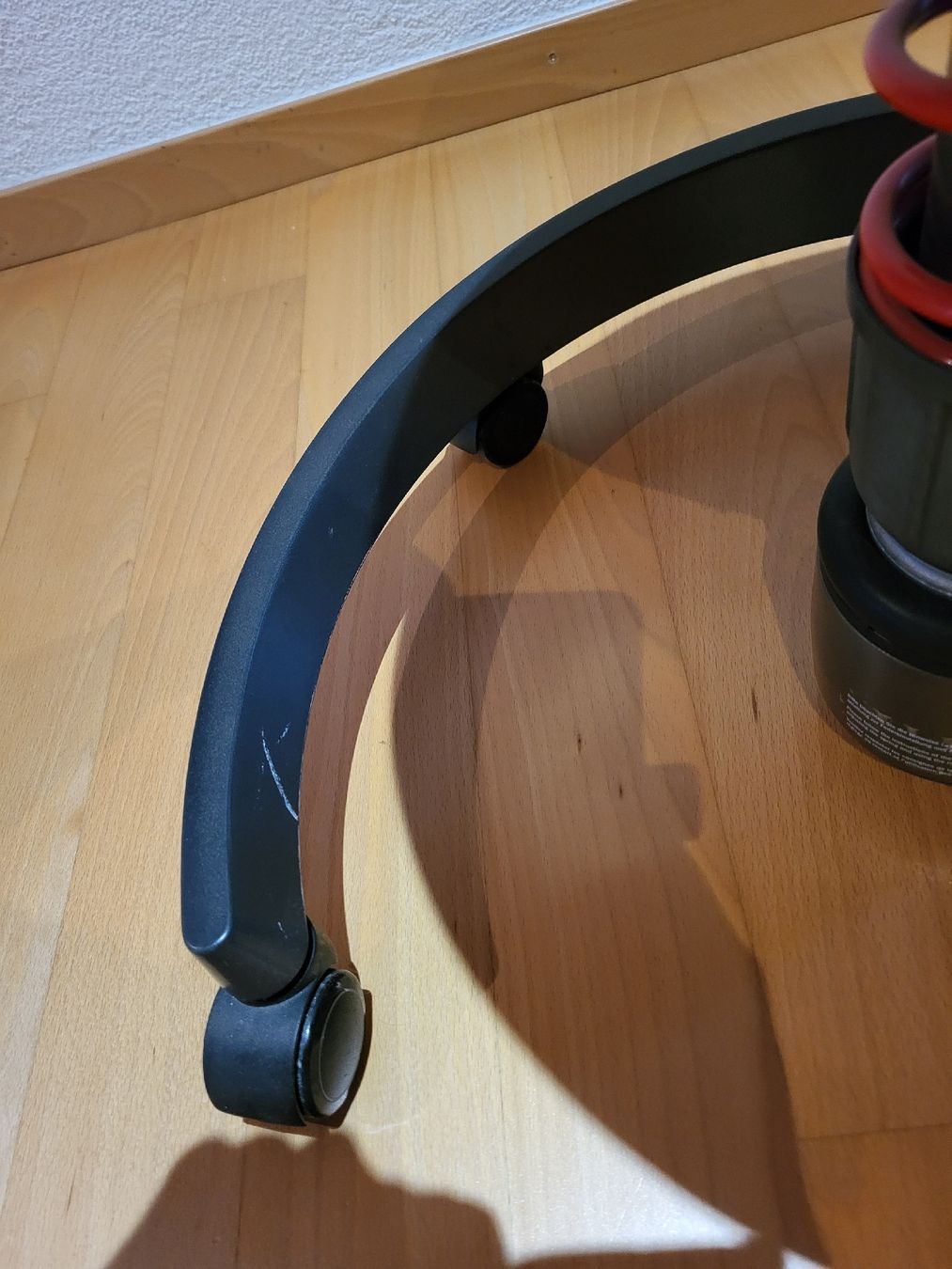 Sgabelli: Swopper mit Rollen (ergonomischer Bürohocker) – Usato da Birmenstorf AG venduto da Cjl 4