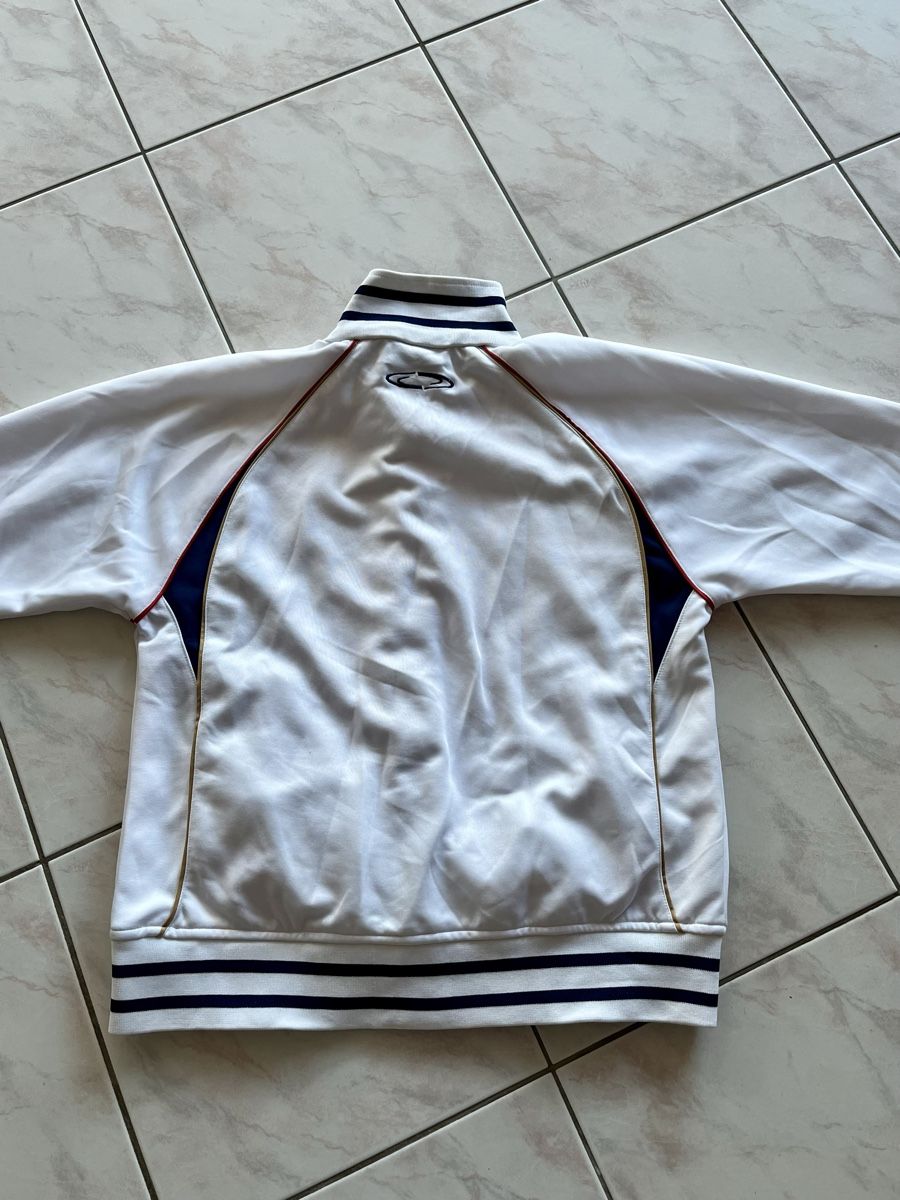 T-shirt: Haut de survêtement Taille S – Usato da etagnières venduto da isoz01 1