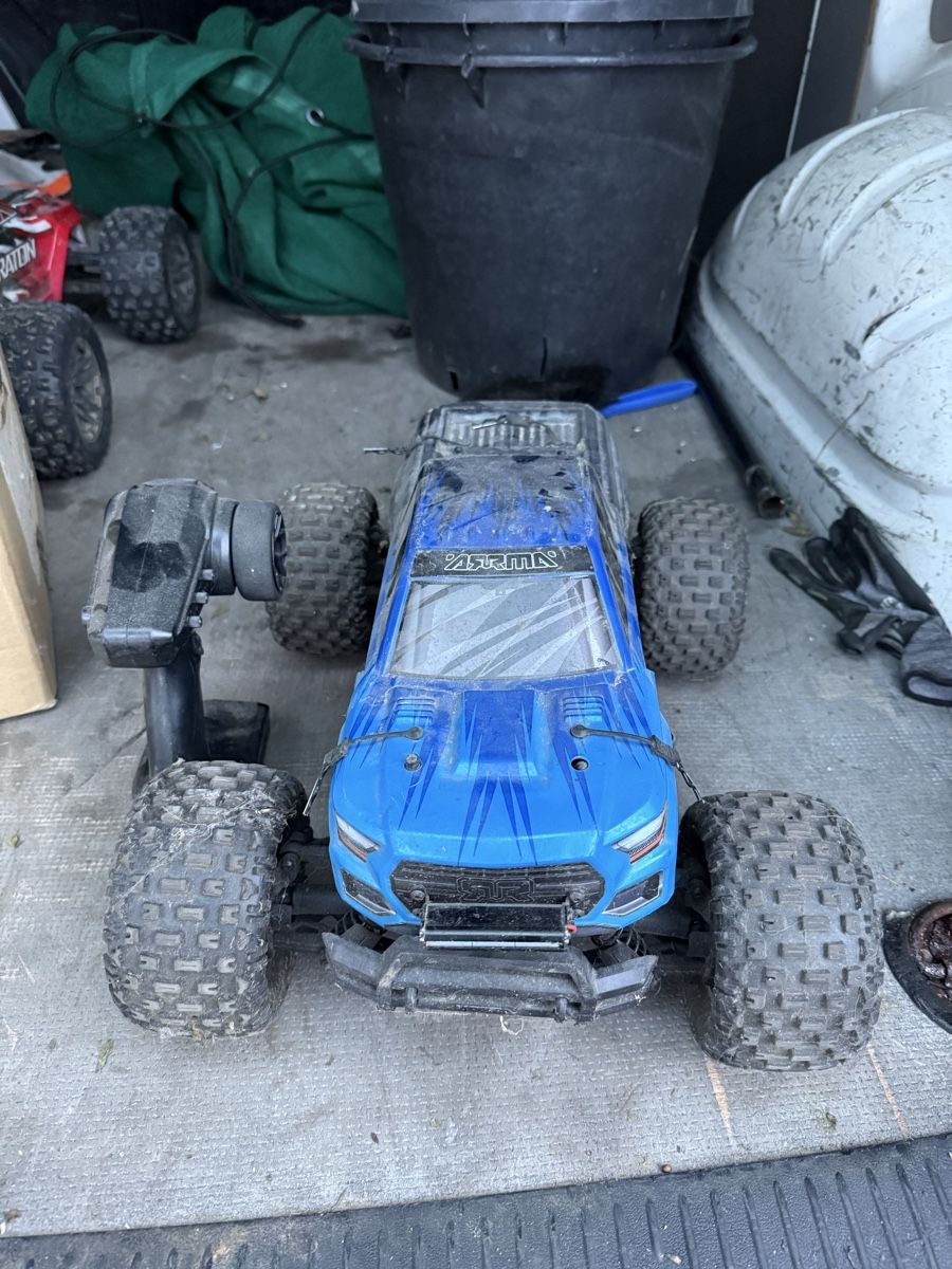 Arrma RC Modellbau: Arrma granit – Gebraucht aus Büttikon AG von raf_z8x6 1