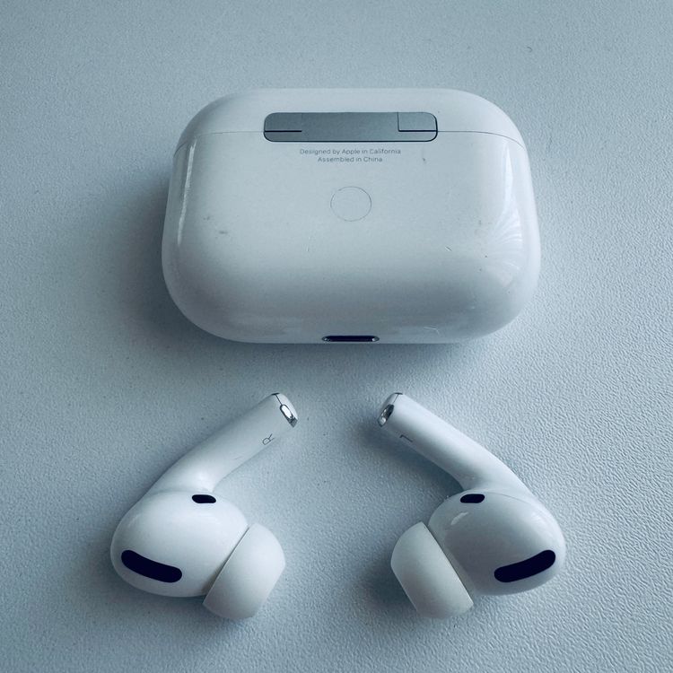 Apple Kopfhörer: Original Apple AirPods Pro 1 Gen. MagSafe USB-C Kabel – Gebraucht aus Basel von MY.AIRPODS.SHOP 2
