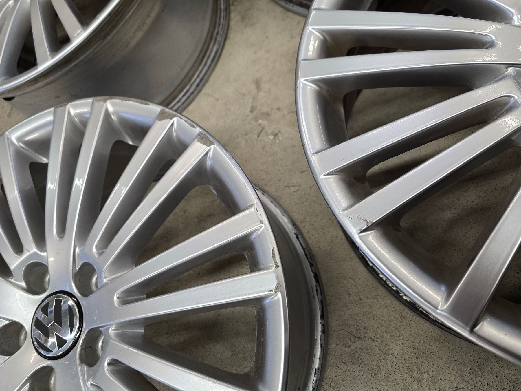 Volkswagen Cerchioni: VW Golf 5 R32 Original Felgen – Usato da Lauerz venduto da Golfgtig60 2