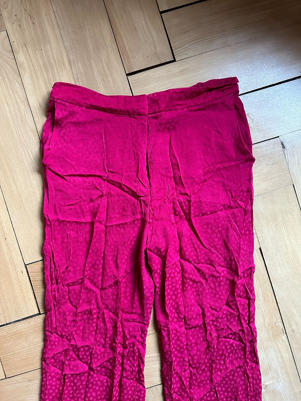 Mango Pantaloni: MANGO - Hose magenta fliessend M – Usato da Zürich venduto da Diazaio 1