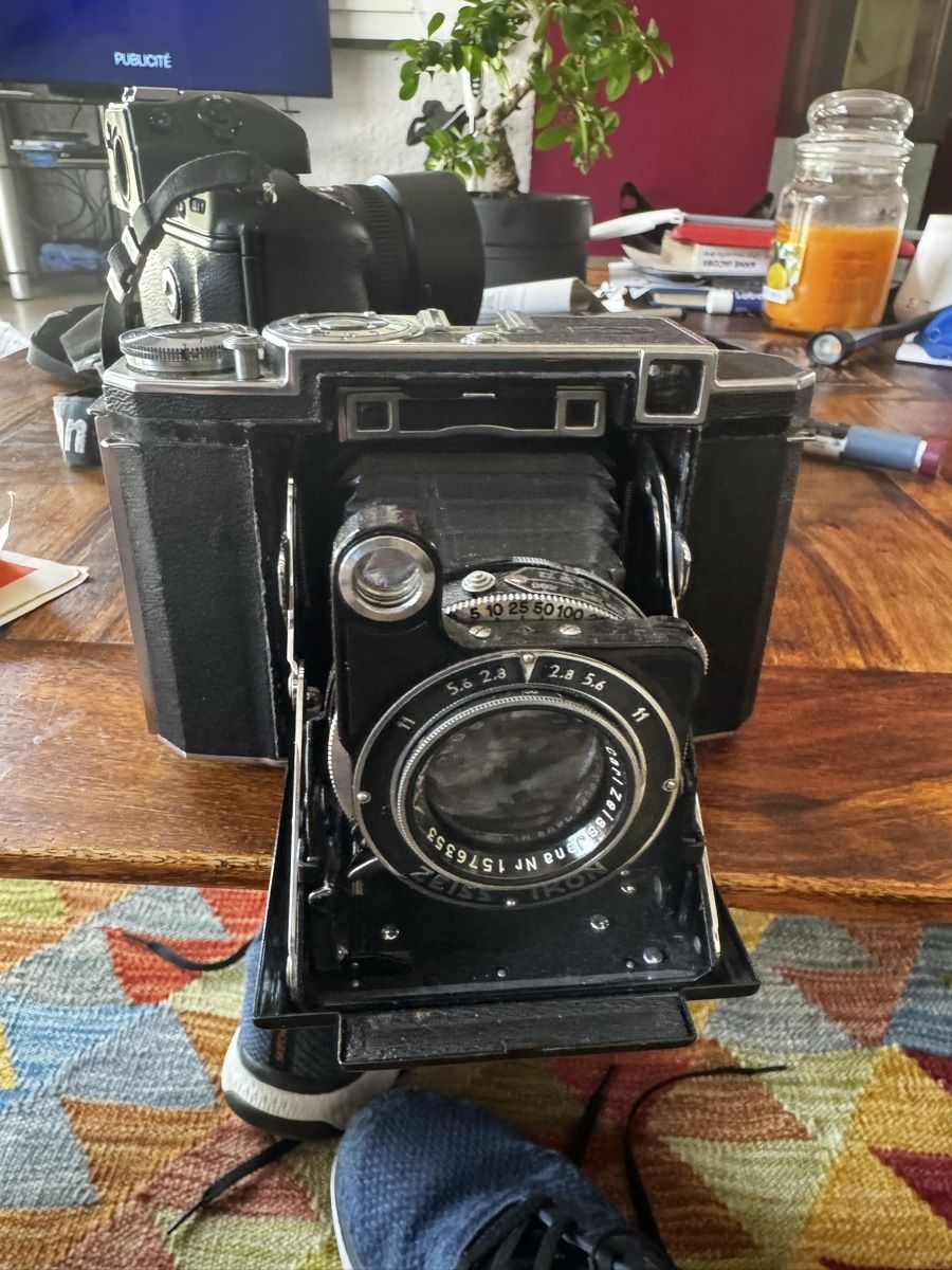 Zeiss Fotocamera: Magnifique Zeiss super Ikonta – Nuovo (secondo la descrizione) da Bussigny venduto da ber_8wf2 2
