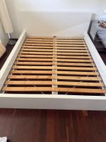 Bett, Roste und Matratze zu verkaufen