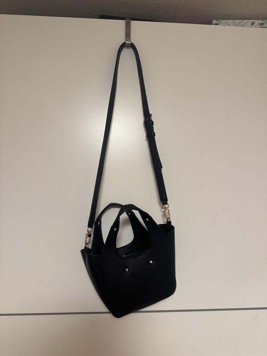 Guess Sacs femmes: Handtasche Guess Schwarz Damen – D'occasion à Heiden par Sarah139 2