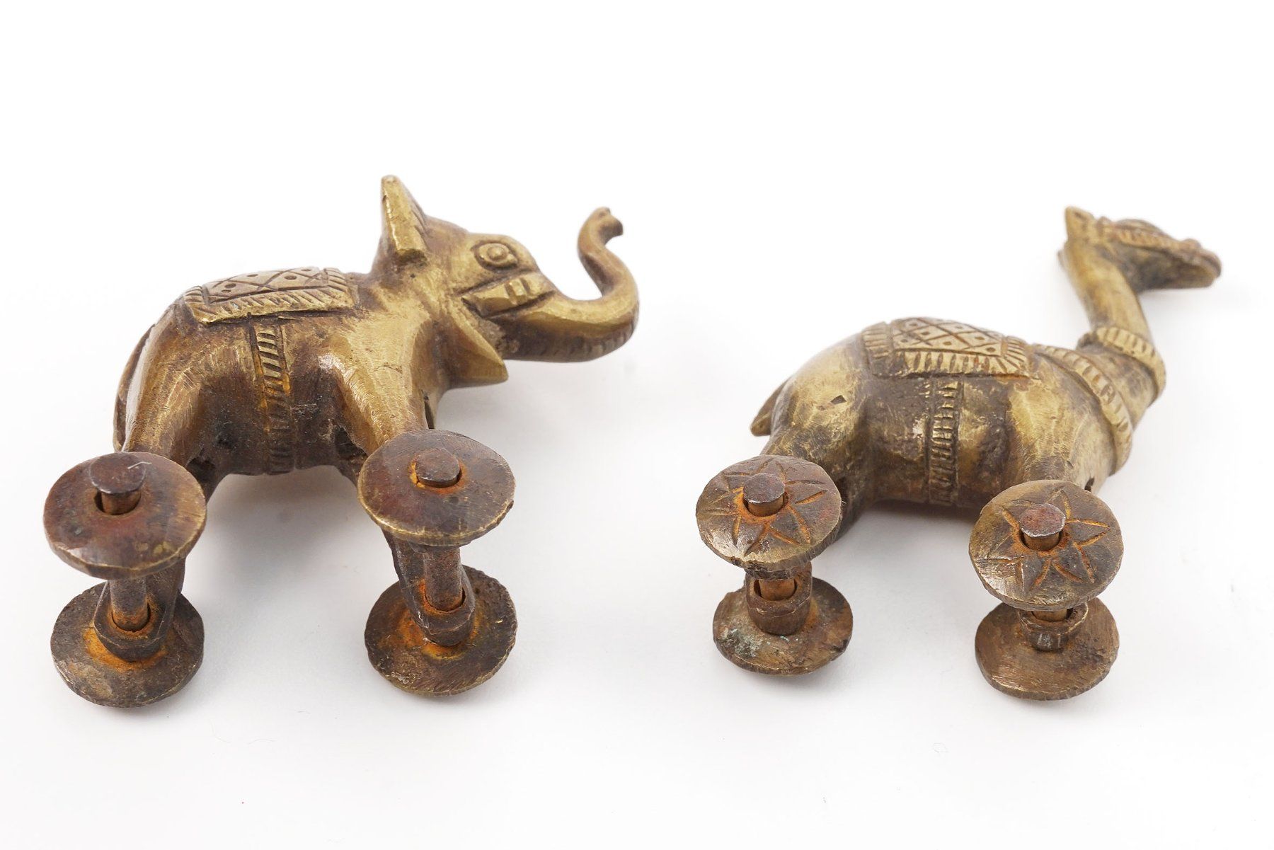 Statuette: 2 kleine Messingfiguren Elefant und Kamel – Usato da Buochs venduto da chicco64 5
