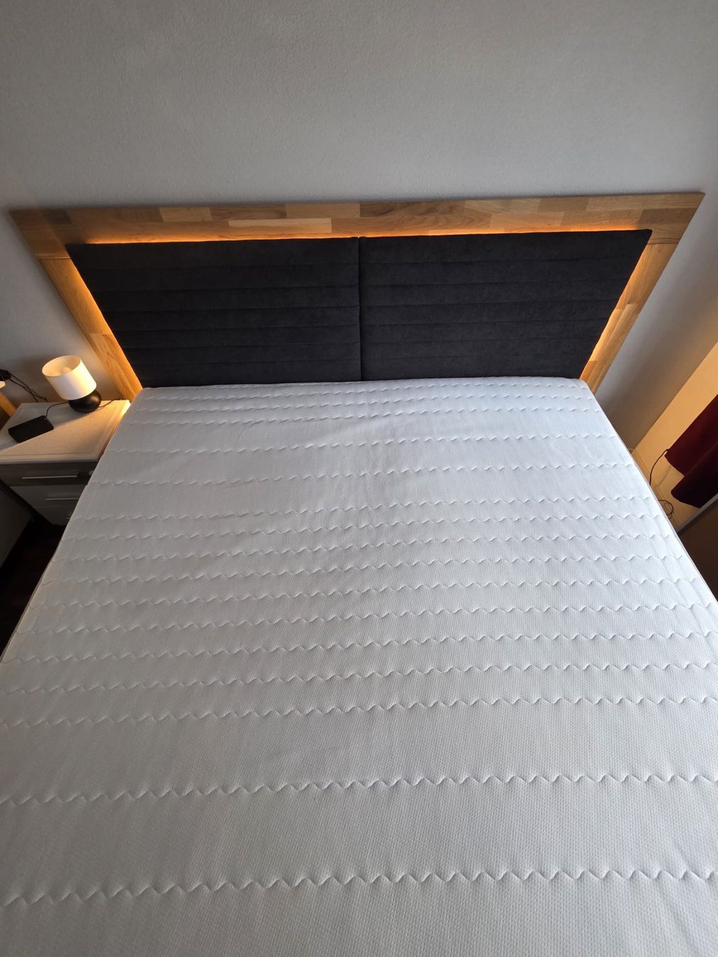 Conforama Letti: Lit boxspring 200x200 – Nuovo (secondo la descrizione) da Biel/Bienne venduto da ang_t57h