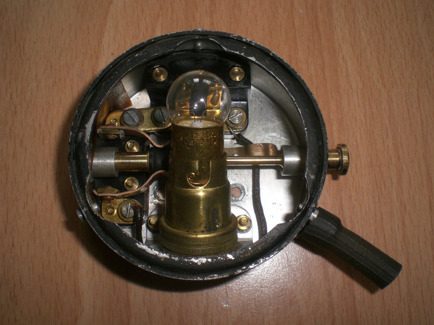 Messen: Cockpitlampe /Bugradnische Hunter MK-56/68 – Defekt aus Grellingen von Neuron67 3