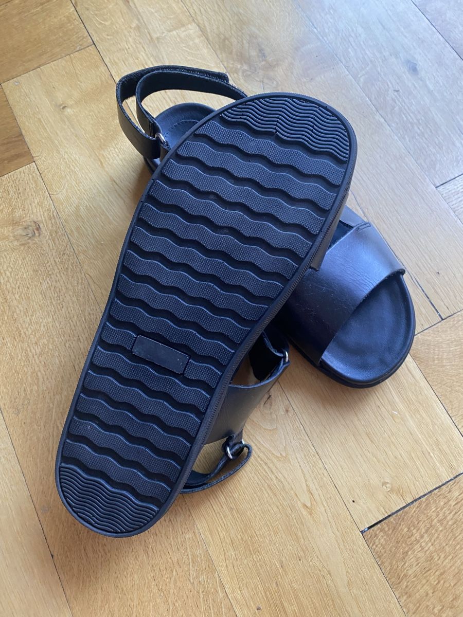 Jack & Jones Scarpe da uomo: Leder-Riemensandalen schwarz Gr. 43 – Nuovo (secondo la descrizione) da Zürich venduto da rotschwarzkaeppchen 1