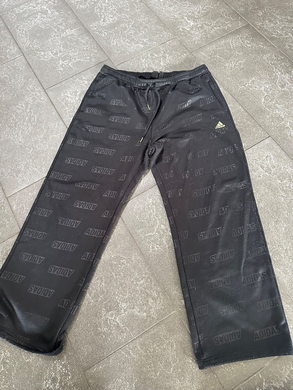Adidas Pantaloni: Sporthose – Usato da Krauchthal venduto da Sukra1