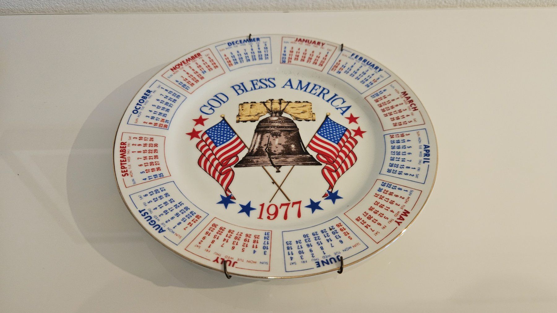Piatti: Piatto da appendere USA calendar 1977 – Usato da Melano venduto da H-Sara