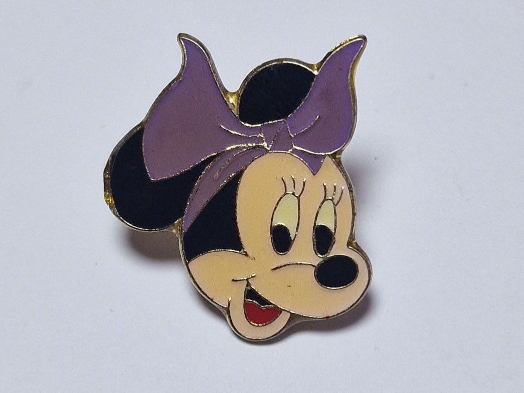 Disney Placchette & Badge: Disney Minnie Mouse Violett Pin – Usato da Mitlödi venduto da Raphy1996