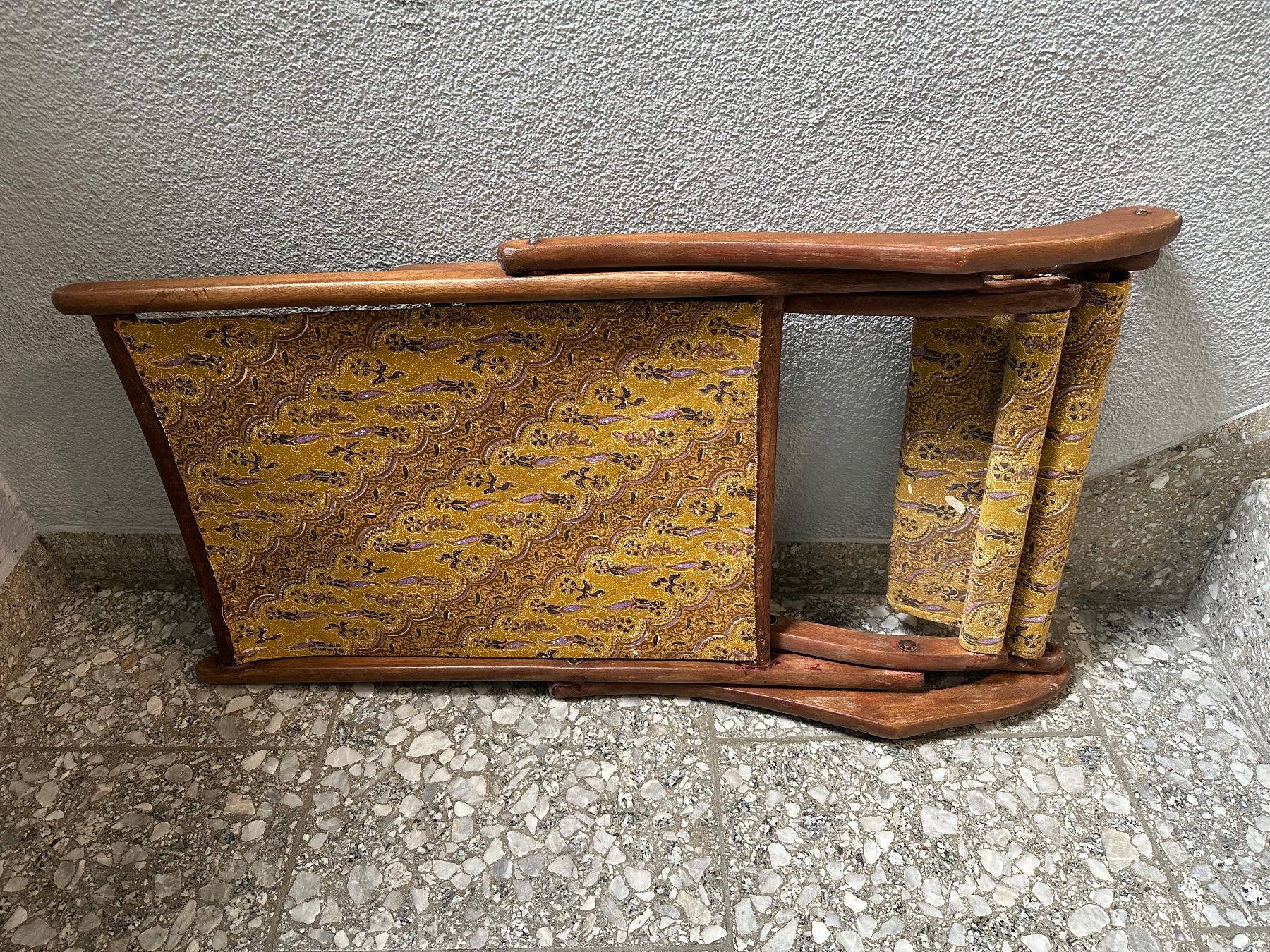 Sedie: 2 antike Holz-Klappstühle mit Stoffbezug – Usato da Zürich venduto da voll-l 7