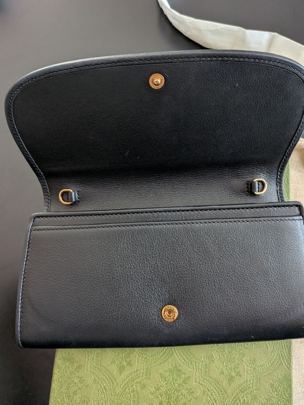Gucci Portamonete: Gucci Blondie Leather Wallet on Chain – Nuovo (secondo la descrizione) da Morges venduto da dhi_y2qk 3