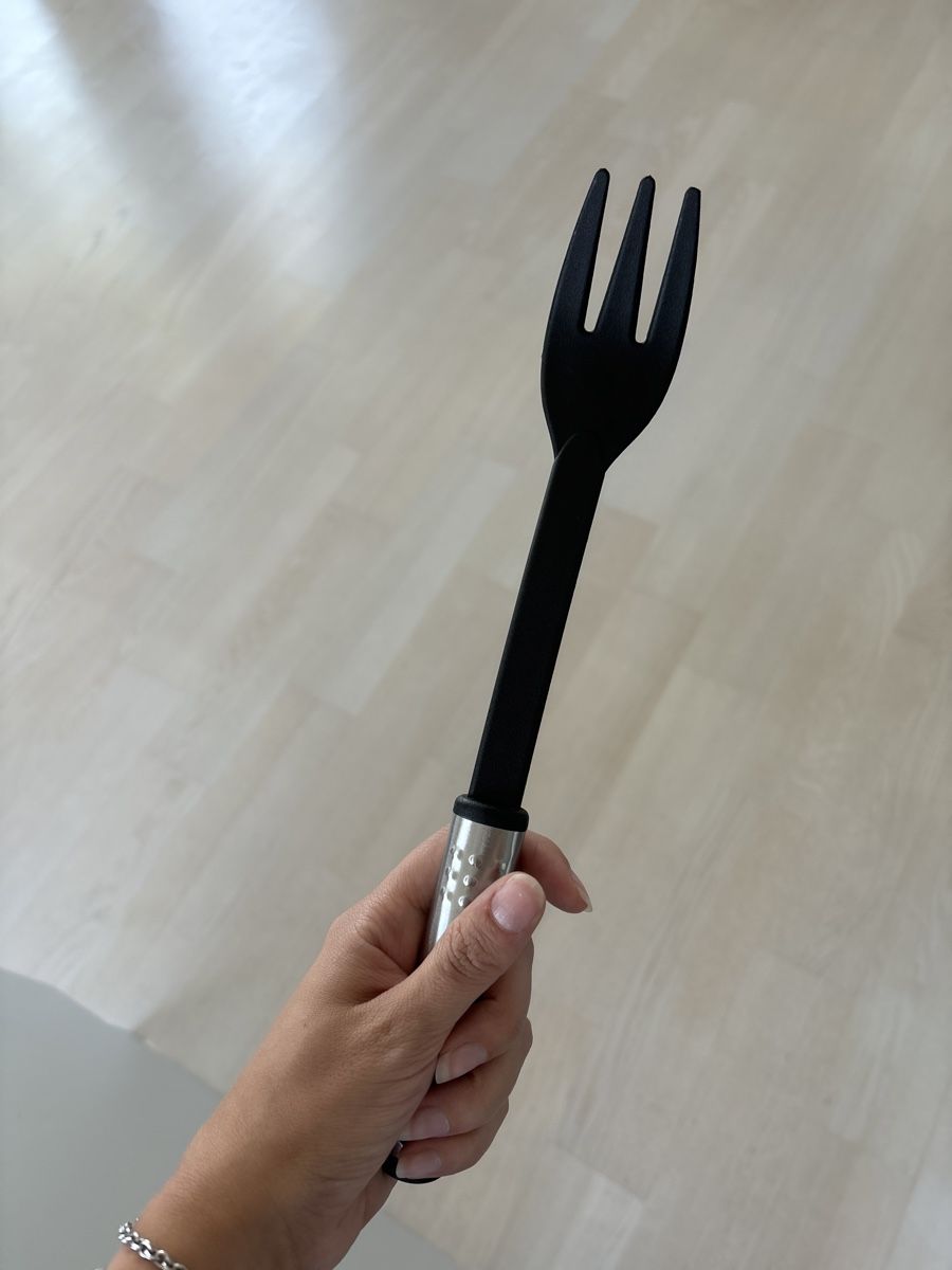 Set di posate: Set 9 utensili da cucina in acciaio e plastica nera – Nuovo (secondo la descrizione) da Winterthur venduto da glo_2gl8 2