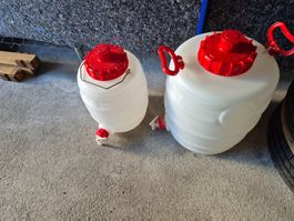 Wasserkanister mit Auslaufhahn