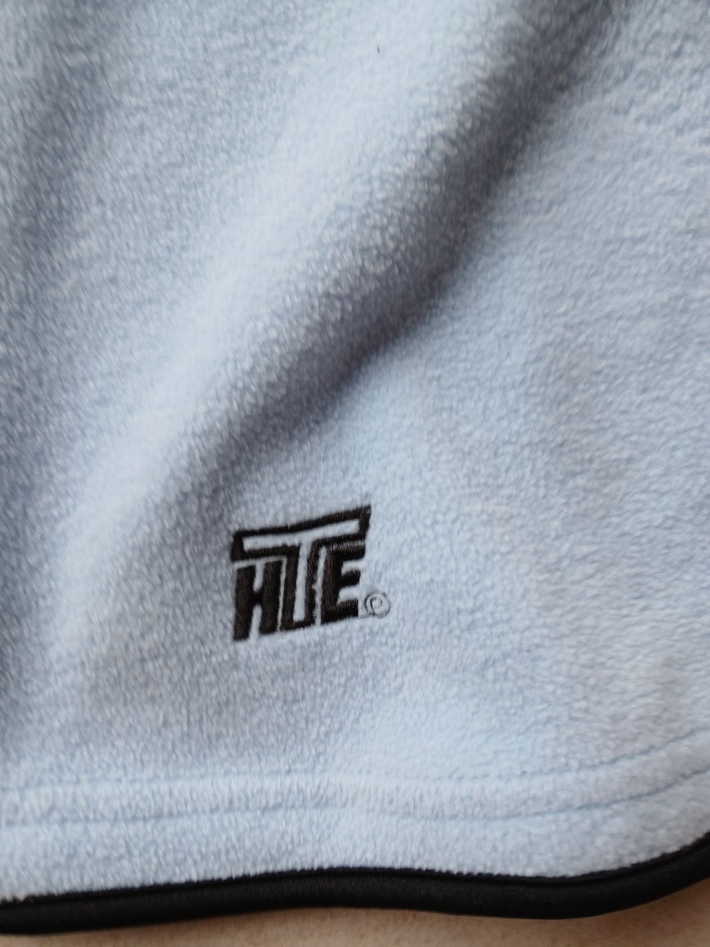 Kleiderpakete: HTE Set: Faserpelz Pullover, Stirnband & Schal, Hellblau – Gebraucht aus Liestal von piperpa 3