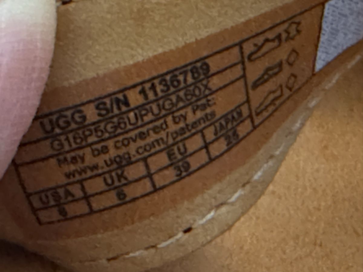 Ugg Scarpe da donna: Ugg Sandalen, schwarz, Grösse 39, neu. – Nuovo (secondo la descrizione) da Aesch BL venduto da Micimacko-4 5