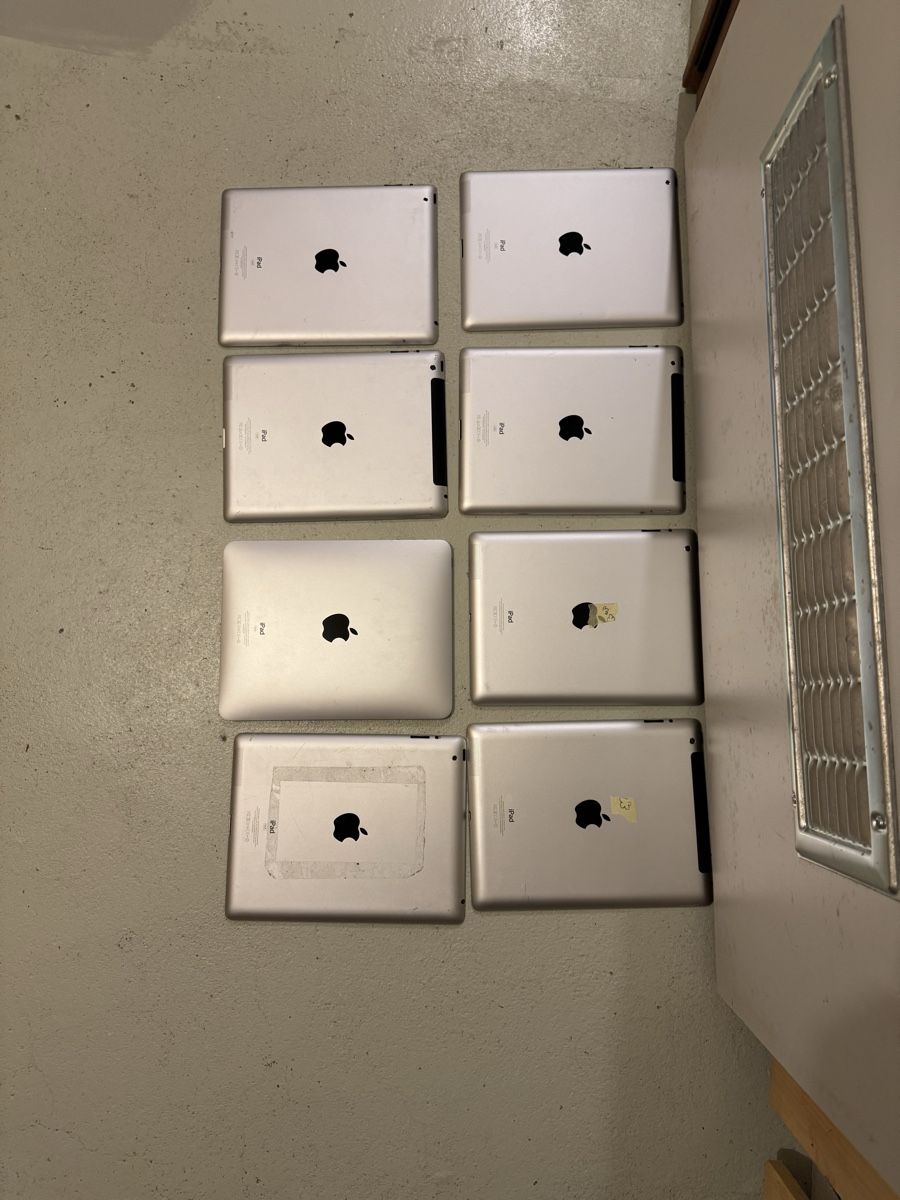 Apple Tablet PC:     Konvolut: 41 Apple iPads  – Defekt aus Adliswil von Busys 7