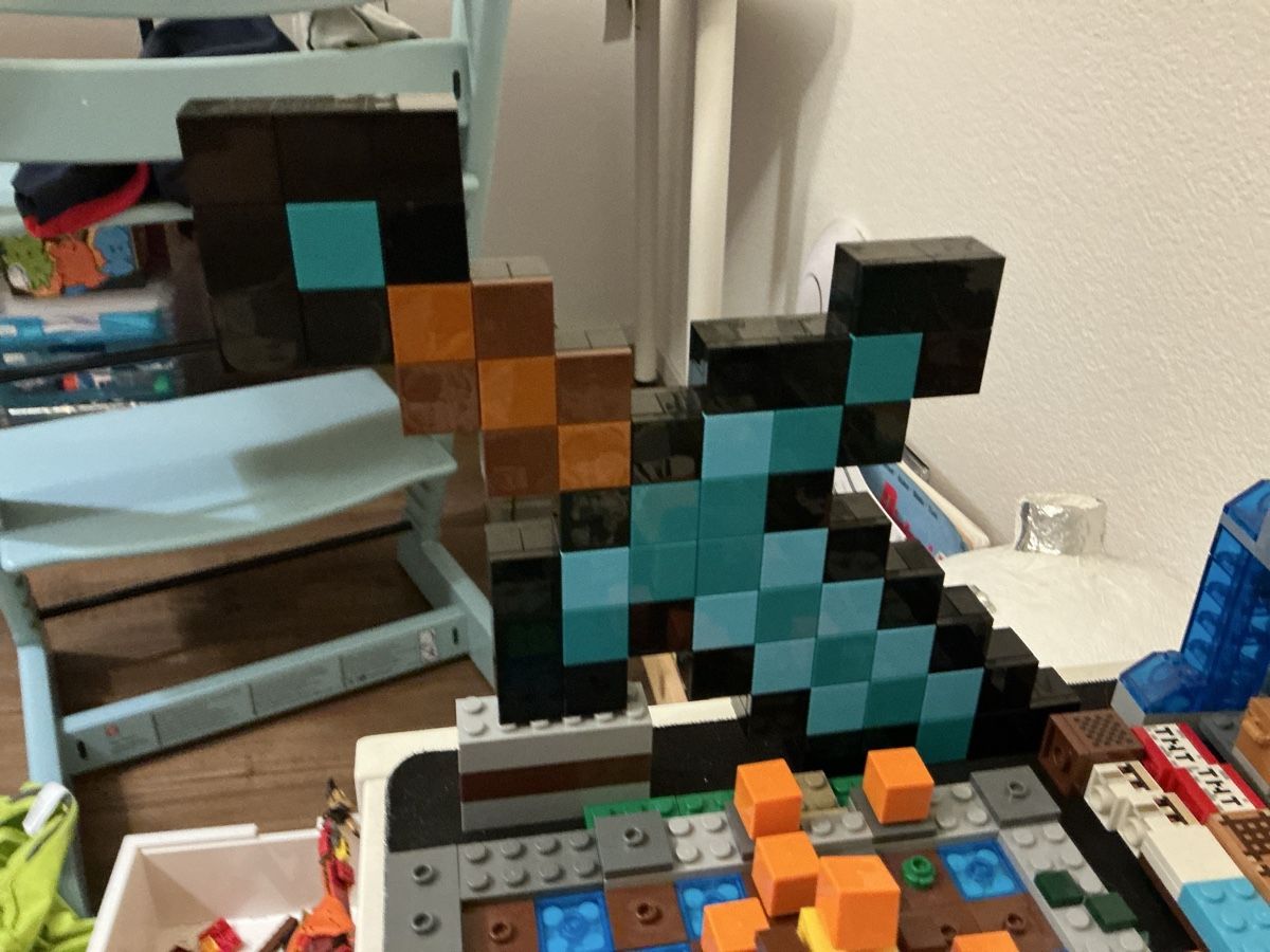 Lego Spielzeuge: Eisengolem, Höhle und Diamant Schwert – Gebraucht aus Villmergen von Bullenberg 2