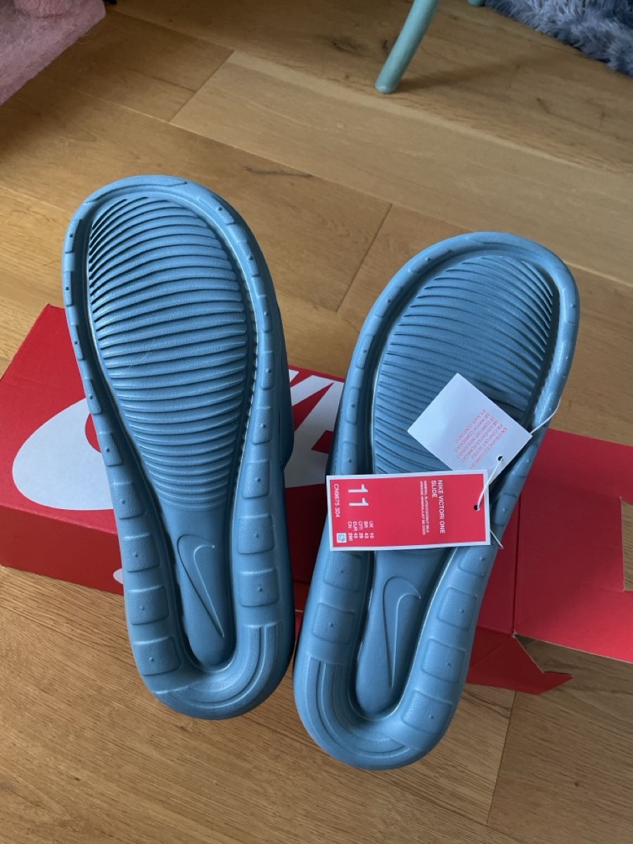 Nike Scarpe da uomo: Badeschuhe Nike Victor One Grösse 45 neu – Nuovo e nell'imballaggio originale da Läufelfingen venduto da Original100 4
