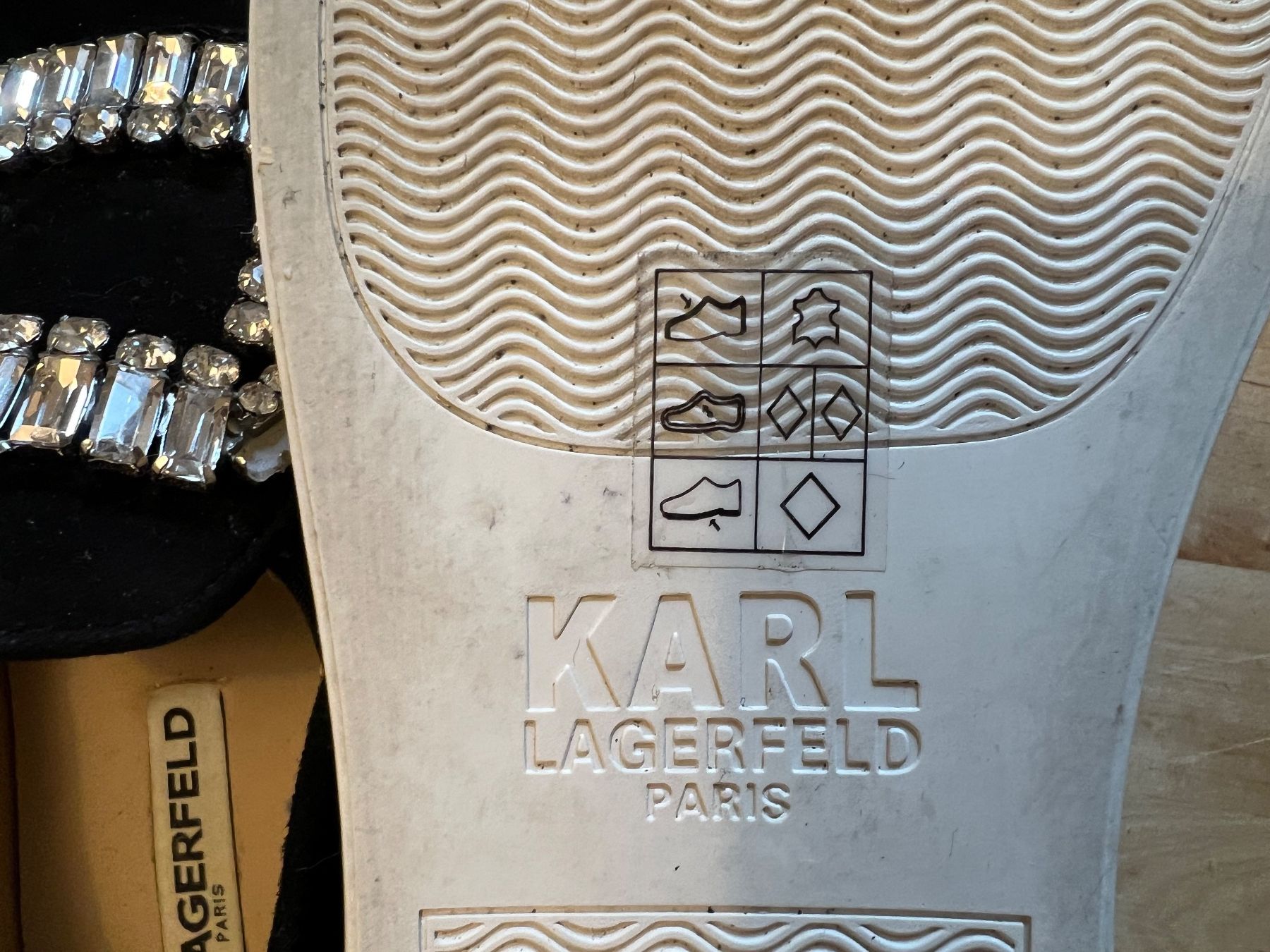 Karl Lagerfeld Scarpe da donna: KARL LAGERFELD SLIPPER GR.37 – Usato da Schaffhausen venduto da susiquatro01 2