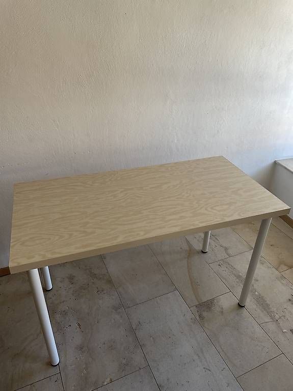 Ikea Scrivanie: Table bureau IKEA - effet chêne blanchi – Usato da Yverdon-les-Bains venduto da tor_sc5x