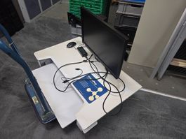 gebr. Ergotron WorkFit Arbeitsplatz mit Bildschirm ab 1.-