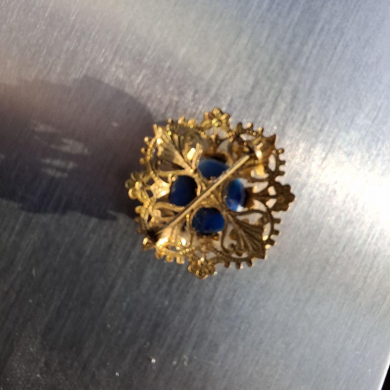 Spille & Fermagli: schöne Brosche mit blauem Stein Lapislazuli ? Vintage – Usato da Ennetbaden venduto da Rosen1 4